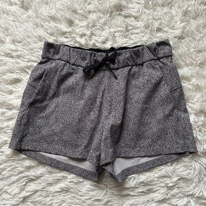 Lululemon On The Fly Short Size 6